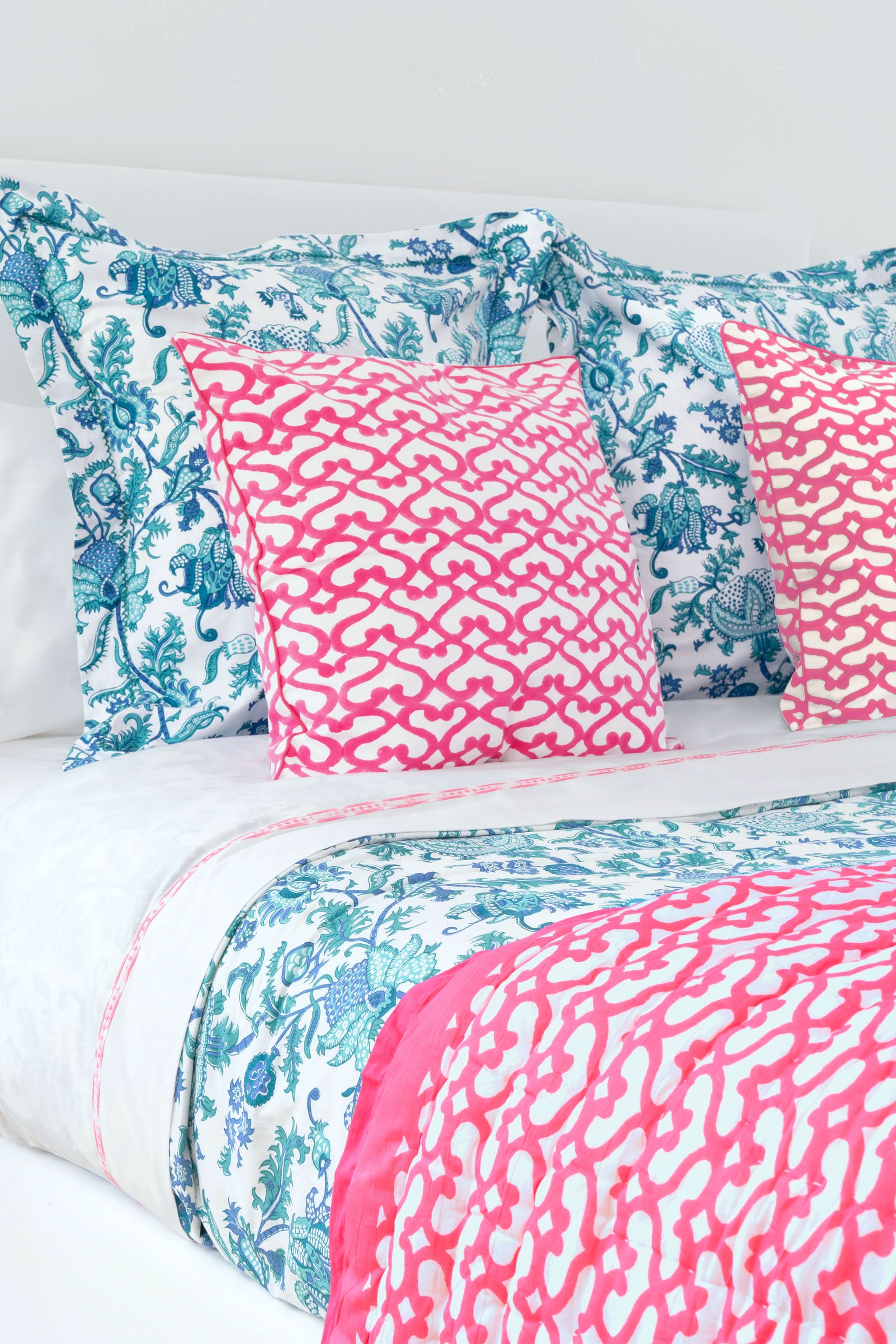 Big Cata Decorative Pillow - Image 2