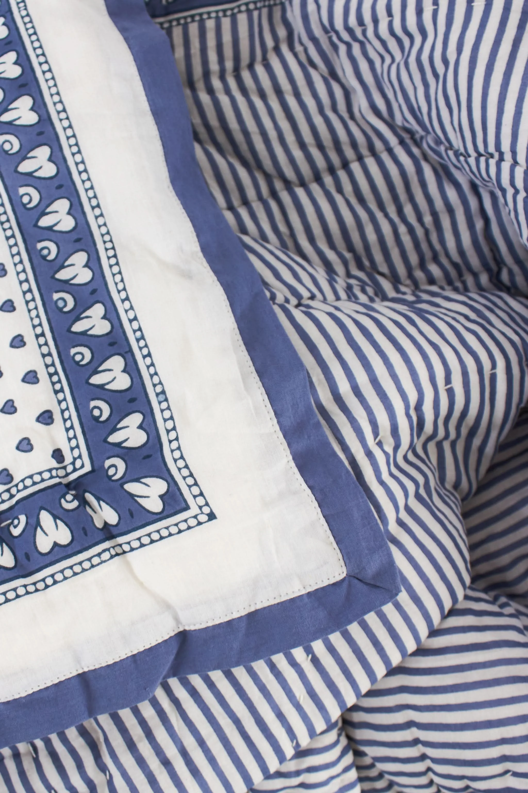 Hearts Baby Quilt - Image 4