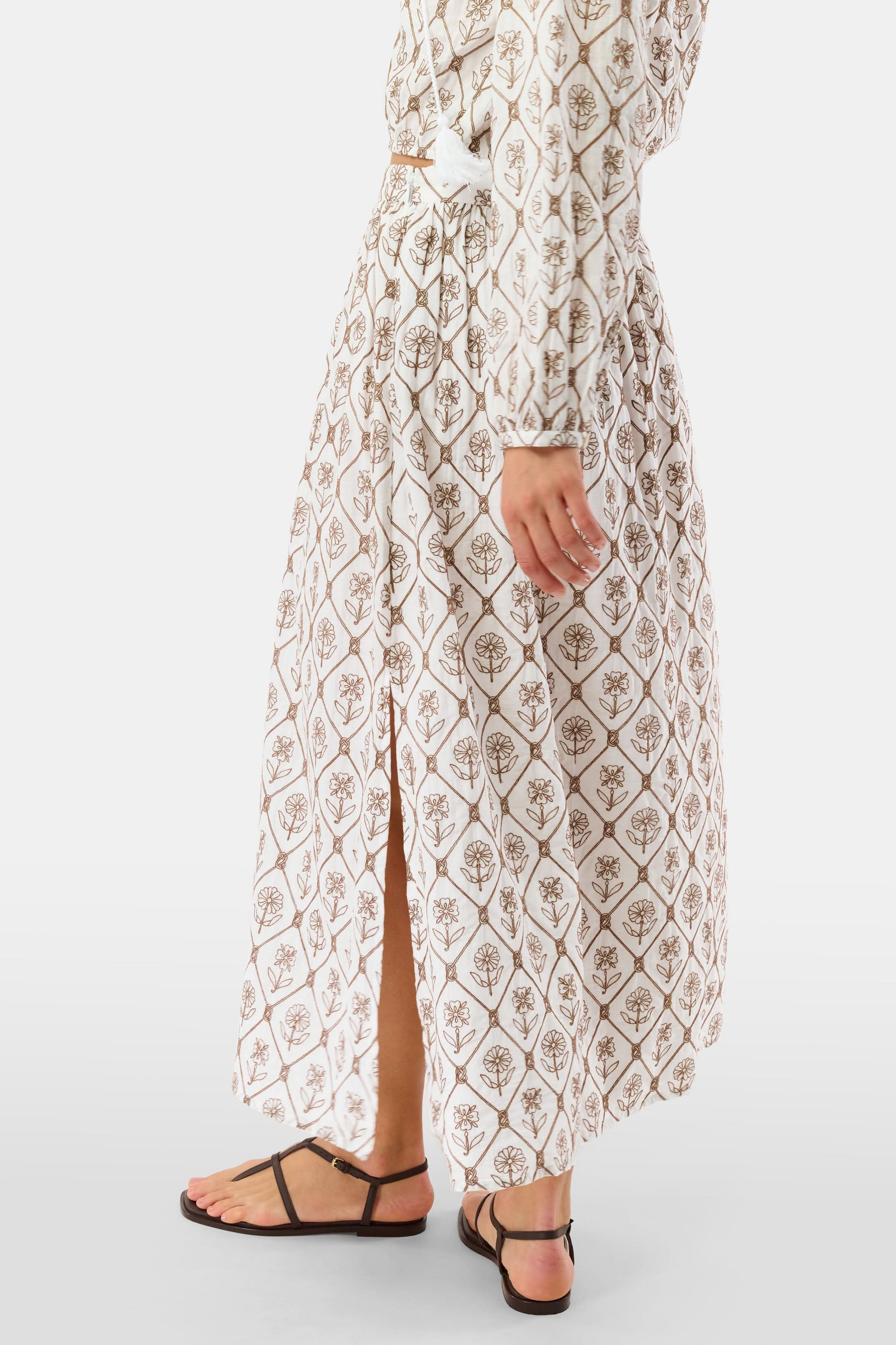 Infinity Floral Embroidery Valerie Skirt - Image 4